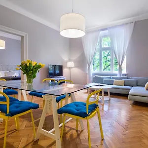 tyzenhauz-apartments-superior.krakowhotelspoland.com/