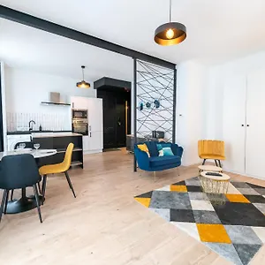 Kasa Arty - Equipe - Agreable Et Confortable Appartement